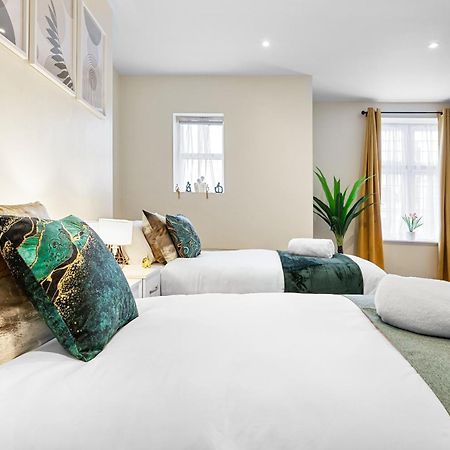 Elegant 2Br London Hideaway- King Bed, Sleeps 6 - Parking- Instant Book- 20 Percent Off Limited Time! บาร์เน็ท ภายนอก รูปภาพ