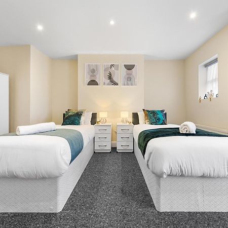 Elegant 2Br London Hideaway- King Bed, Sleeps 6 - Parking- Instant Book- 20 Percent Off Limited Time! บาร์เน็ท ภายนอก รูปภาพ
