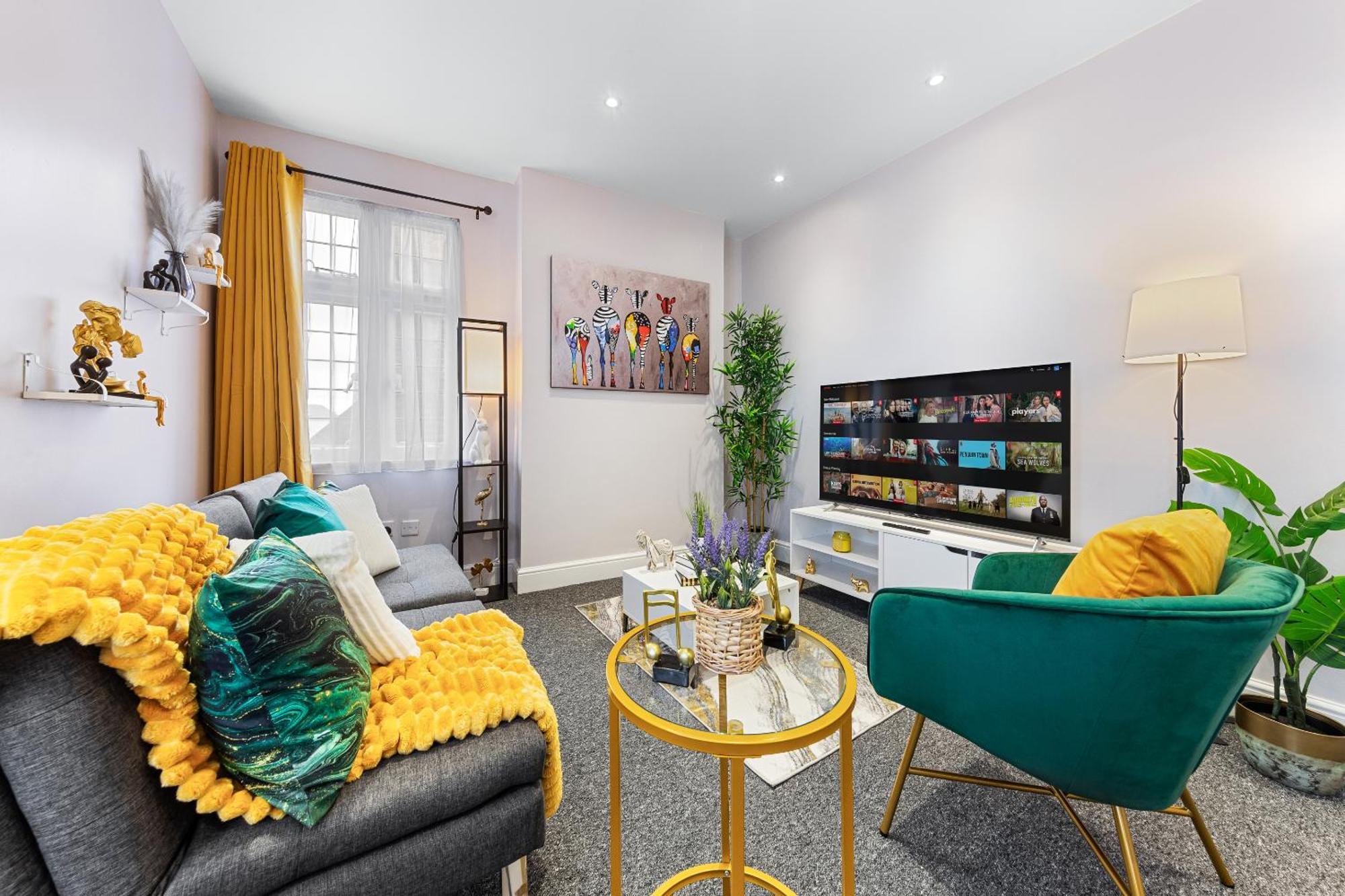 Elegant 2Br London Hideaway- King Bed, Sleeps 6 - Parking- Instant Book- 20 Percent Off Limited Time! บาร์เน็ท ภายนอก รูปภาพ